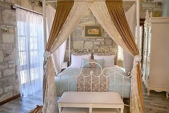 Otel La Petra - Special Class Yenifoca