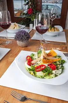 Hotel La Petra - Special Class Yenifoca