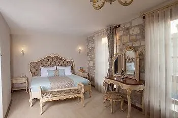 Hotel La Petra - Special Class Yenifoca
